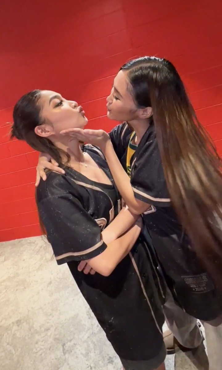 charissekyll's tweet photo. Ramdam yung kilig ni Colet HAHAHAHAHAHA https://t.co/O8wntjXtEd