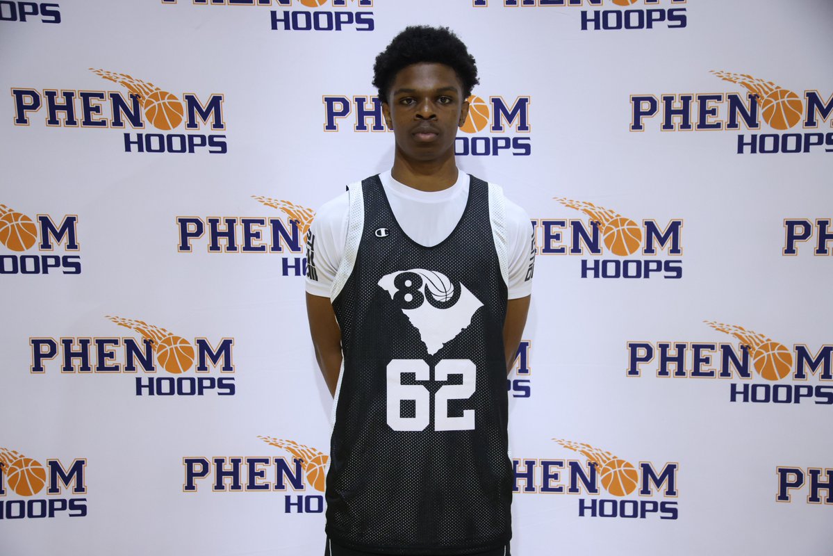 POBScout's tweet photo. 2028 Noah Smith would be a prospect I would keep my eyes on. Showed early promise and continues to develop well. Proving more of his ability and comfort as a multi-level scorer on the court. #SCTop80 https://t.co/ryBOo410E6