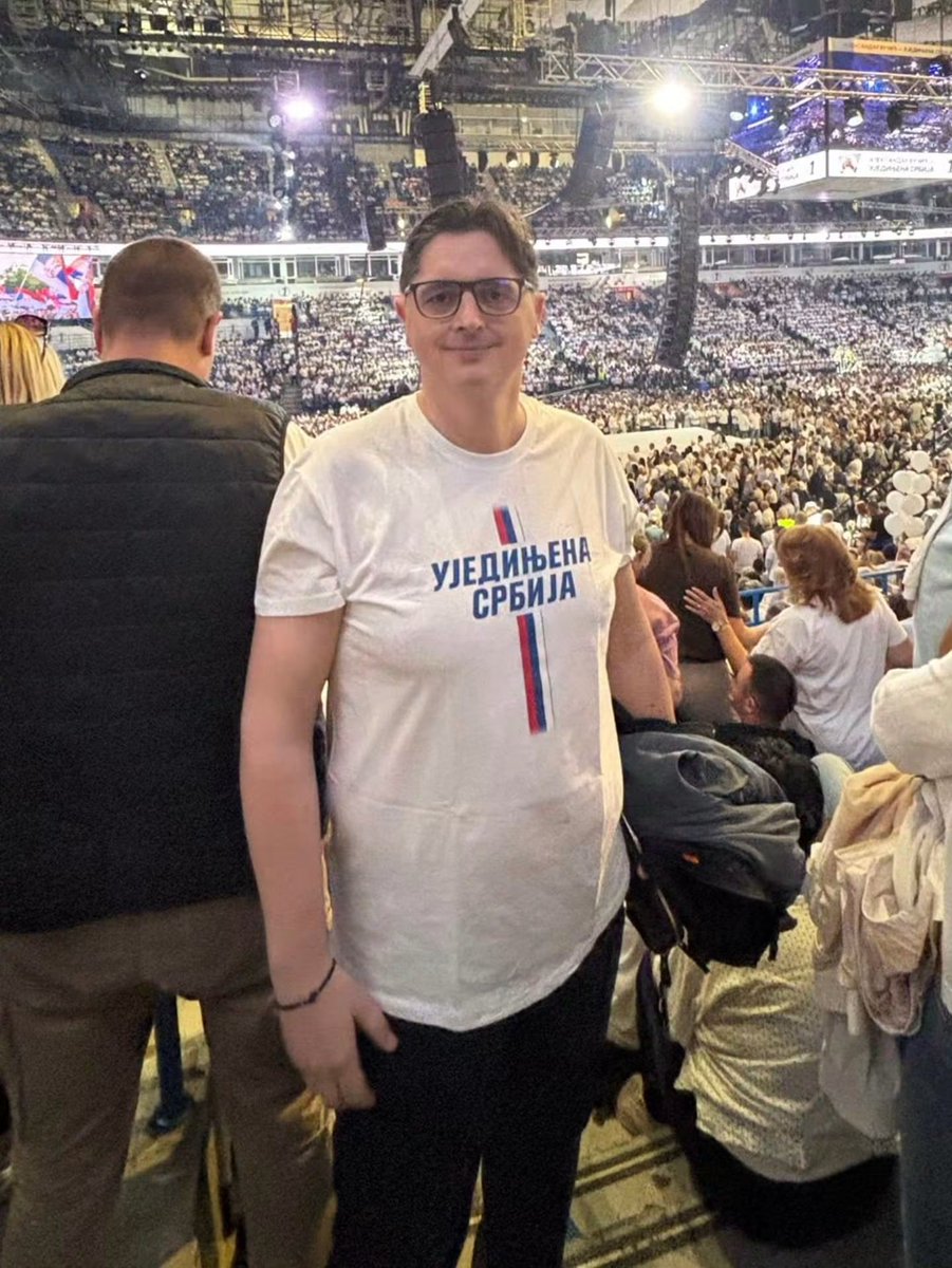 FuckThatUnicorn's tweet photo. Jel to neka direktiva da svi moraju da imaju sise? https://t.co/G04PwnWyVo