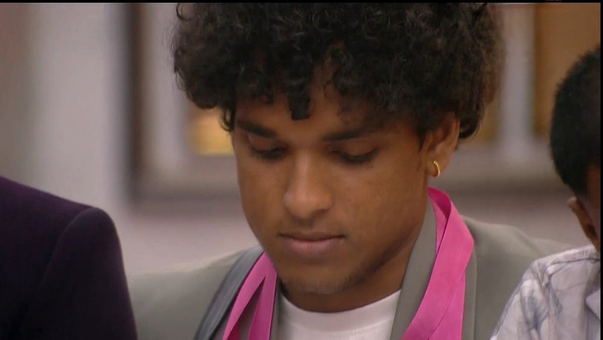 BadTriber's tweet photo. My gurl #AsiyaFirdose called him MANGA and again called him MANGA and gave MANGA board to him😭😂

Gurl is on another level whn It comes to sticking for her words 😭🔥

#BBK13 #BBK13Live https://t.co/hcYM0j9Kfh