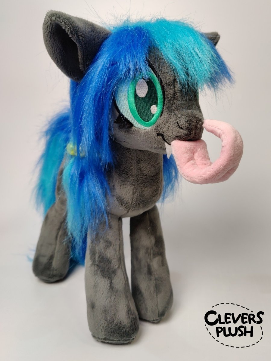 cleverscrname's tweet photo. Changeling Drone #13420 aka Aspis aka Pocky aka that cute bug thing from #tamers12345

Faux fur mane and flexible magnetic tongue.
I wanted to make her for a very long time now and finally did it!

Body pattern by MyLittleWaifu. https://t.co/IPuFIFVksg