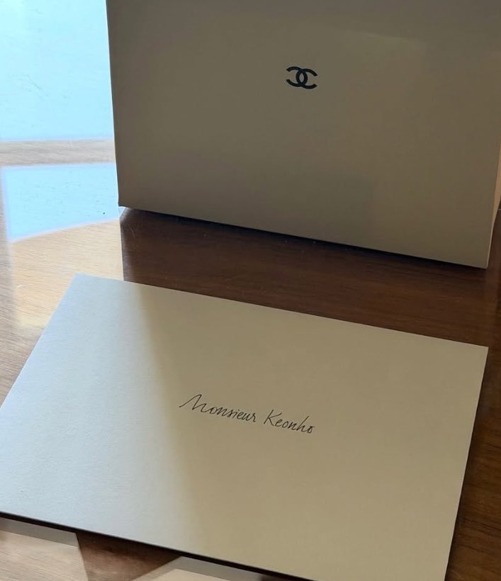 vertizze_'s tweet photo. bruh baru debut udh eceran aja
siapa grub gg itu klo bukan cortis
#KEONHOXCHANELSS27 #CHANELSpringSummer #KEONHO @CHANEL https://t.co/sMaSCe8fQ9