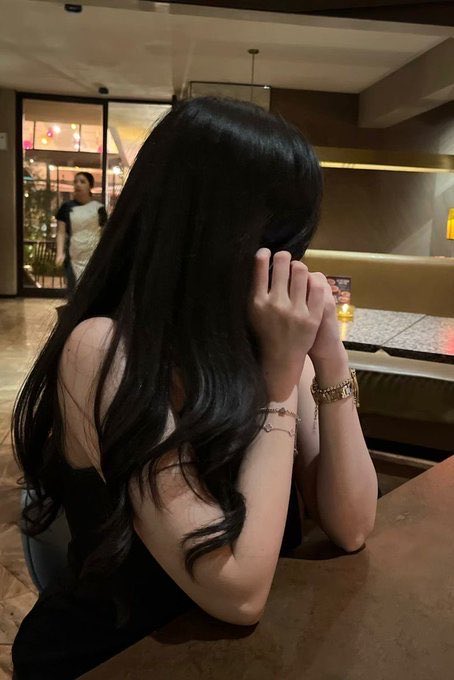fwblink's tweet photo. Need more moots 

Buat nemenin scroll sampai pagi dan ngobrolin apa aja asal bukan ttg politik.

Aku F21 guys, tinggalkan jejak ya https://t.co/cDEGIe1Nxk