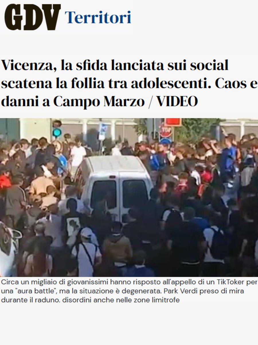 ottavioy82's tweet photo. I fan assalgono il furgoncino del tiktoker per l'aura battle. Maranza fuori. https://t.co/NrHpXWs1lS https://t.co/Q4fSsRYUdr