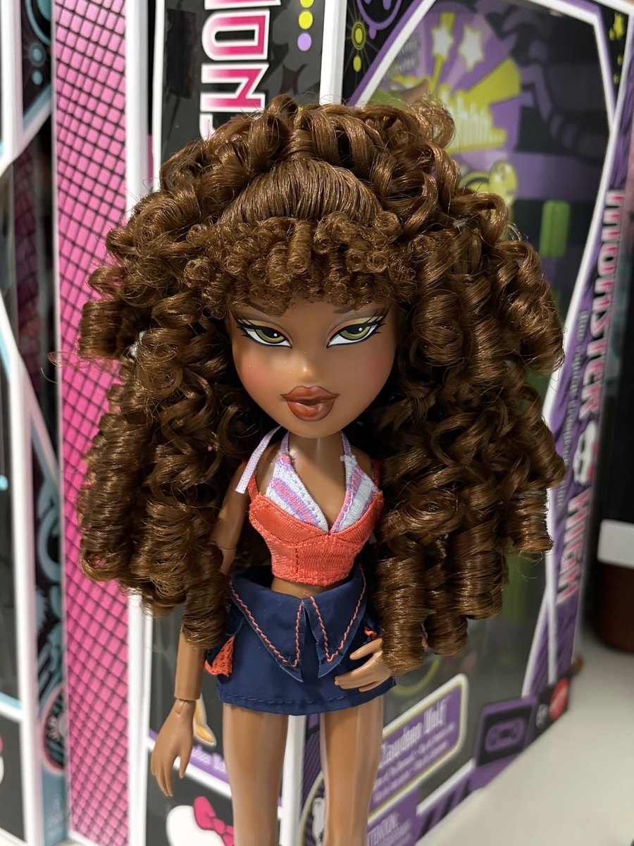 saralikesdolls's tweet photo. and done! love the curly bangs ^_^ https://t.co/zJzK4gVPGi