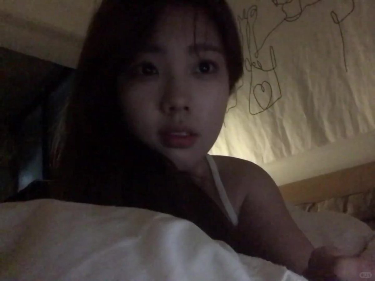 MissClumsy8's tweet photo. 想问下，你们嘉定这边有能线下凑一拨人的群吗？没有我就自己攒一个了，想凑热闹的一起没啊 一个人住太安静了🫧 行不行嘛🥺 啊啊啊啊啊 #上海 #反差 #碎碎念 https://t.co/Fqinedfj1r