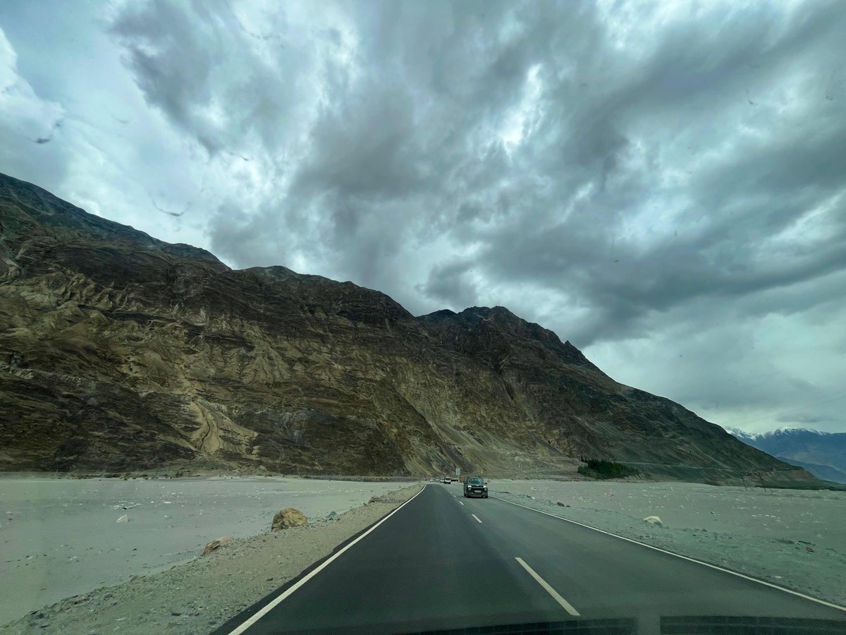 Ajaysharda59's tweet photo. Journey on Diskit Turtuk Highway to Hunder
https://t.co/kTAp6dmb1W
#Ladakh #Leh #mountains #colddesert #diskitMonastery #Monastery #travelling #Travel #traveldiaries #traveller #wanderer #TravelTown #travelblog #travelblogger https://t.co/sW6XRCkguC