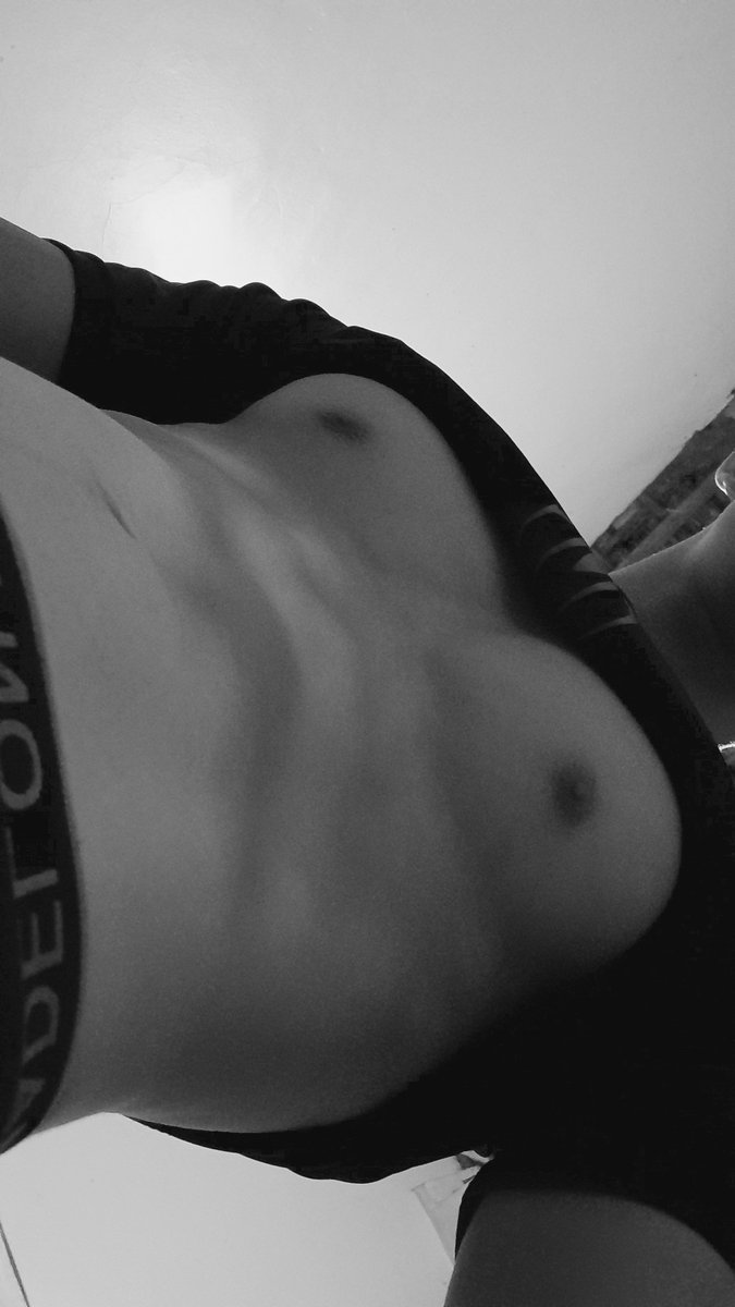 R38942988's tweet photo. Cuddle https://t.co/fQfhhyXRFv