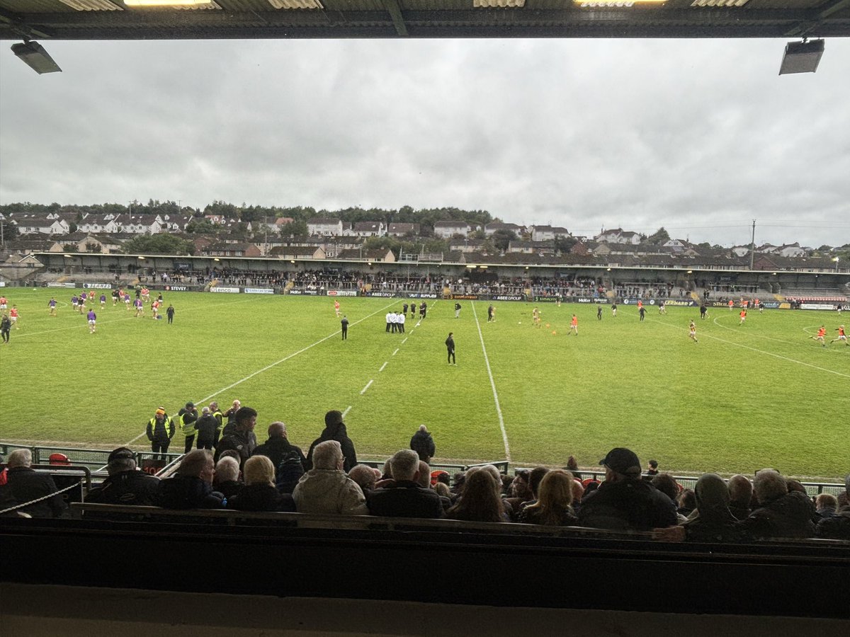 andyirishnews's tweet photo. Almost ready in Armagh for this heavyweight semi between @eireann1910 and @crossrangers The O’Neill bros and Cian McConville bring serious firepower but Clann Eireann are strong defensively. Can the Cross defence handle the class of Conor Turbitt and co? Should be a cracker. https://t.co/lO0a7IimJ4