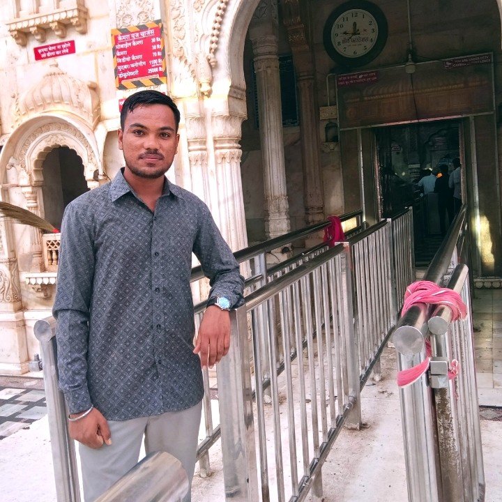 AshokSelwar's tweet photo. करणी माता के दरबार में, हर दुख दूर हो जाए,
माँ की कृपा जिस पर हो, उसका जीवन संवर जाए।
सच्चे मन से जो माँ को ध्यावे,
करणी माता उसके भाग्य जगावे। 🚩🙏
जय माँ करणी! 🌺

@AshokSelwar #JaiMaaKarni #Deshnok #NewPost https://t.co/GT20x5BGL2