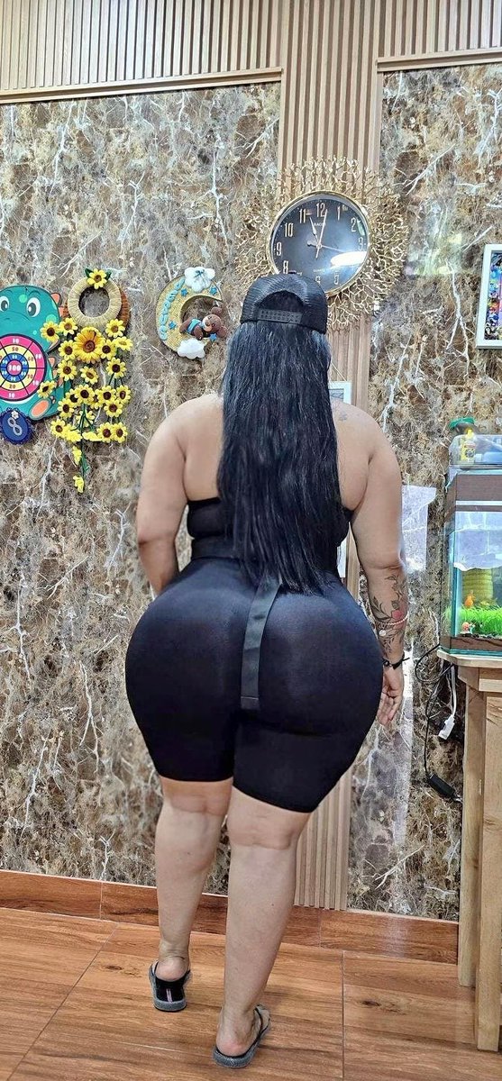 giveaflak's tweet photo. VOLVIMOS CON MAS APORTE , UN SEGUIDOR NOS MANDO ESTE MATERIAL, DICE QUE ES SU MADRE, NOS CUENTA QUE A INTENTADO FOLLARSE ESE ENORME CULO
#PARTE1 #incestohijomamá #culonasincreíbles #CandidPhotography https://t.co/lWRByqeHmw