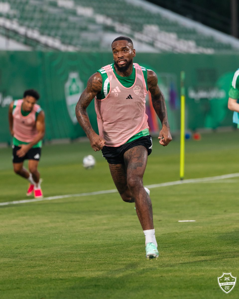 ALAHLI_FC's tweet photo. العمـل مستمـر ⏪🏋️

#الأهلي https://t.co/NclZEyrg2k
