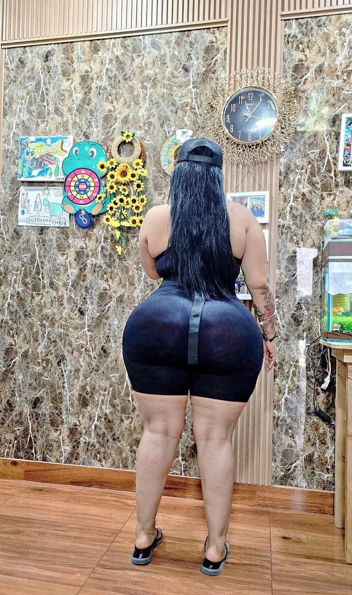 giveaflak's tweet photo. VOLVIMOS CON MAS APORTE , UN SEGUIDOR NOS MANDO ESTE MATERIAL, DICE QUE ES SU MADRE, NOS CUENTA QUE A INTENTADO FOLLARSE ESE ENORME CULO
#PARTE1 #incestohijomamá #culonasincreíbles #CandidPhotography https://t.co/lWRByqeHmw
