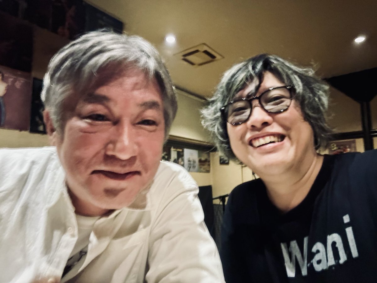 utayakazu's tweet photo. 2026.10/5【萬屋】
ニシヤマさんの演奏に
身体の芯から痺れました。

いつも、駆けつけてくれる人
新たにお会いできた人

会いたい人にはちゃんと会えて
とっても嬉しい夜でした。

ありがとう。

さぁツアーは鹿児島に突入！
初日は【凡】で唄います。

よろしくお願いいたします！！ https://t.co/FX3aT7yH6T