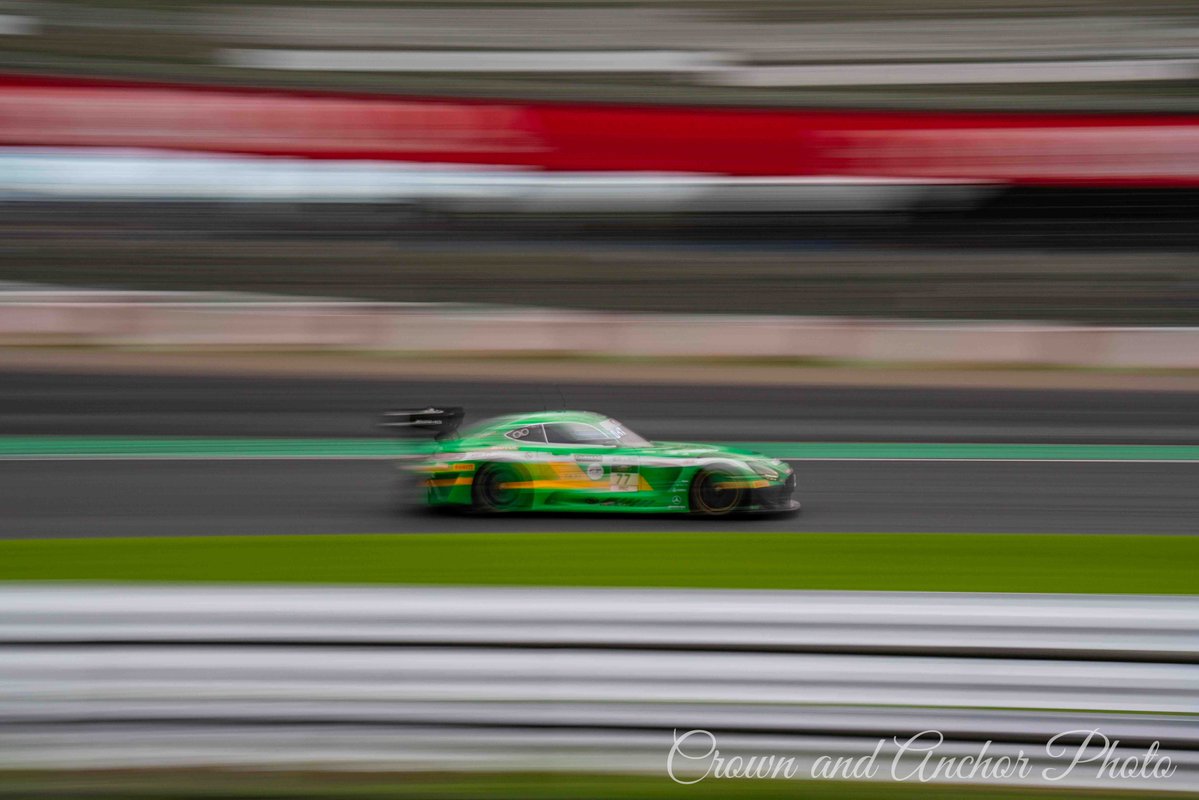 CrownTokan's tweet photo. 鈴鹿で走っていた爆速タクシー（？）
#Suzuka1000km https://t.co/zI0HWE61in