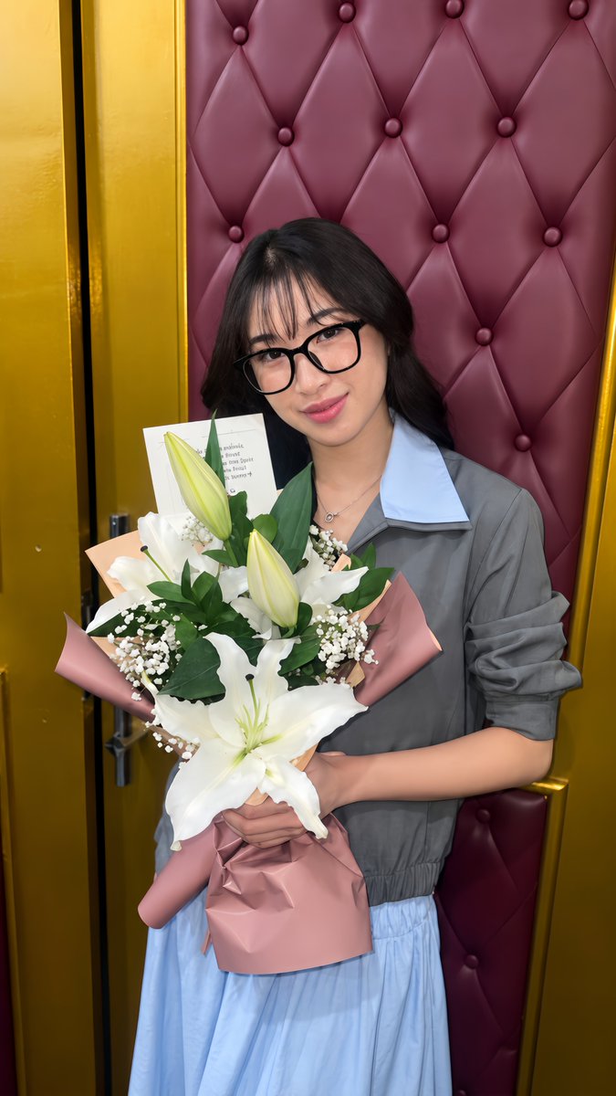 INengah_'s tweet photo. Happy birthday untuk wanita favoritku. 🎂🤍

Semoga di umur yang baru, semua hal baik selalu menemukan jalan untuk datang kepadamu. Oh iya, katanya ulang tahun itu bikin umur bertambah… tapi entah kenapa kamu malah kelihatan makin tambah cantik nona.
@_shanindira 🥰 https://t.co/uIfMavwS5A