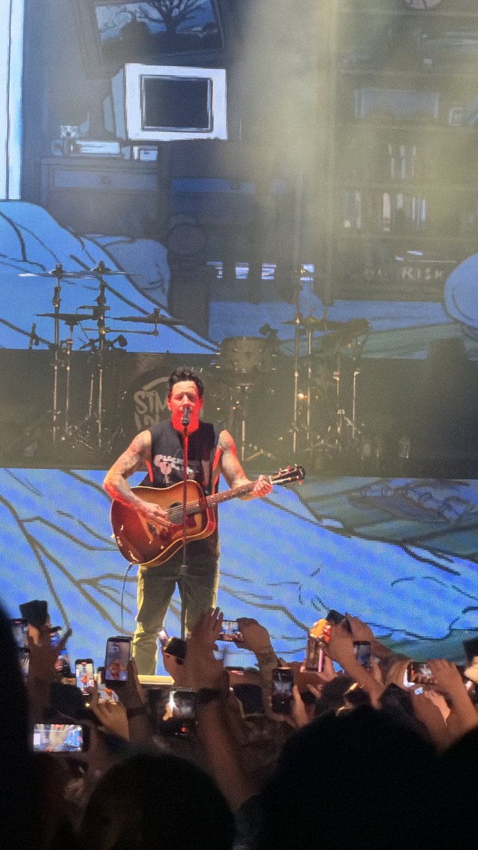 Kaz_Spencer83's tweet photo. @simpleplan immense as always 🤘🏻 @O2ApolloManc #simpleplan #biggerthanyouthinktour #musicismedicine https://t.co/ZOB6gLLskR