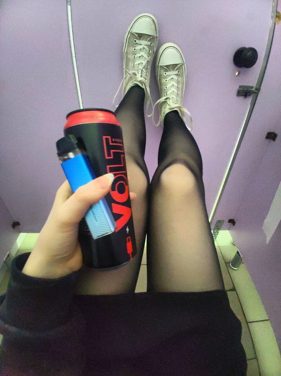 kojevnikkk's tweet photo. из архивов 7 класса
бля как же я скучаю по этому времени и по прошлой школе https://t.co/FGDpIiqDmP