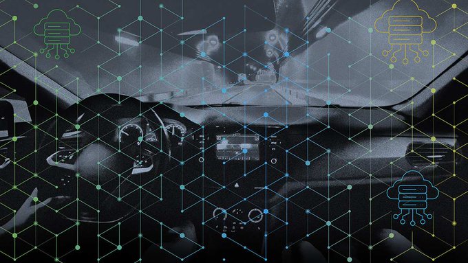 marcvidal's tweet photo. 🚨 COCHES CONECTADOS ENVÍAN DATOS DEL CONDUCTOR A ANUNCIANTES 🇺🇸

Investigadores de la Universidad Northeastern, junto a Consumer Reports, interceptaron el tráfico de red de 21 vehículos de 19 marcas y de 30 aplicaciones oficiales de fabricantes en Estados Unidos. 19 de los 21 coches enviaron datos a al menos un tercero. Siete apps, entre ellas HondaLink, MyNISSAN y las cuatro de General Motors, transmitieron a empresas de publicidad, rastreo y analítica el número de bastidor (VIN), el correo electrónico, el teléfono o la ubicación precisa. Entre los destinatarios figuran Google, Meta y Microsoft.

El estudio no pudo descifrar todos los flujos, así que lo detectado es un mínimo. Desactivar la recogida tampoco es sencillo: Rivian advierte que negarse puede limitar funciones de seguridad como el mantenimiento de carril. Las políticas de privacidad admiten compartir datos con terceros, pero no dicen con cuáles.

El coche ha dejado de ser solo un medio de transporte. Ahora también identifica a su dueño ante la industria publicitaria cada vez que arranca.

Fuente: https://t.co/JIIGCLEINo