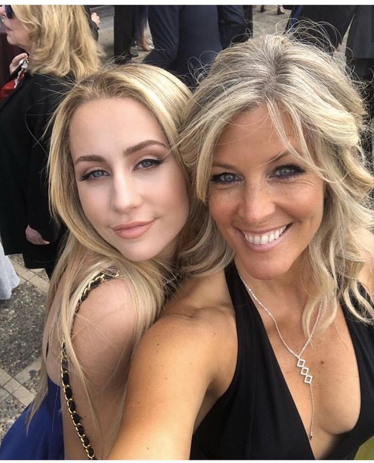 cupidbree's tweet photo. 🫶🏼The Prettiest Mother And Daughter Duo -The Greatest #GH Casting EVER!!!🫶🏼 #CarlysGirl #Joss #Carly #MyFaves #Flashback 
@lldubs  @RealEdenMccoy https://t.co/Si7VsMTfjn