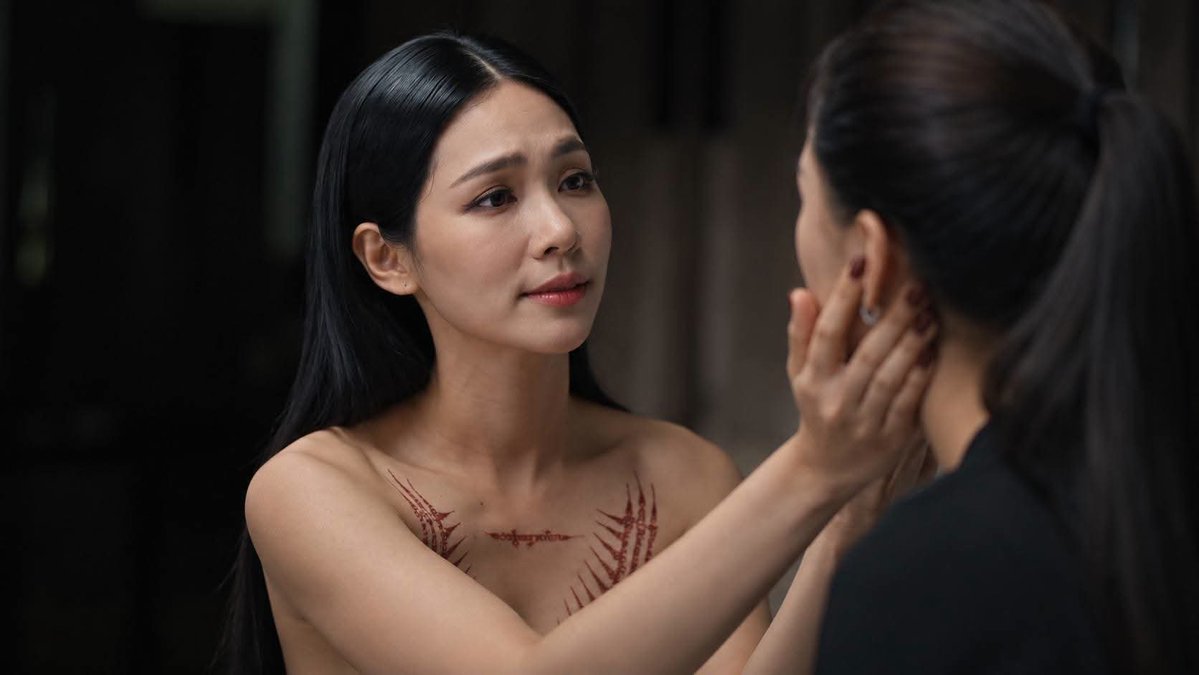 GLdiaryy's tweet photo. งาน EP5แอดจะว่ายน้ำไปหาพ่อกะแม่เอง

“แม่ครูบุหลัน” ส่งกระสุนอาคมให้ “หมวดภีม” เปิดศึก “กระทิง”
“ข่มขลัง” EP.5 เมื่อการไล่ล่า กลายเป็น ศึกอาคม ที่เดิมพันด้วย ชีวิต!!

#ข่มขลังEP5 #ข่มขลัง #KhomKhlangTheSeries #PuinoonBint #WeTVth #WeTVOriginal #StarHunterEntertainment https://t.co/eAr3m1wM5H