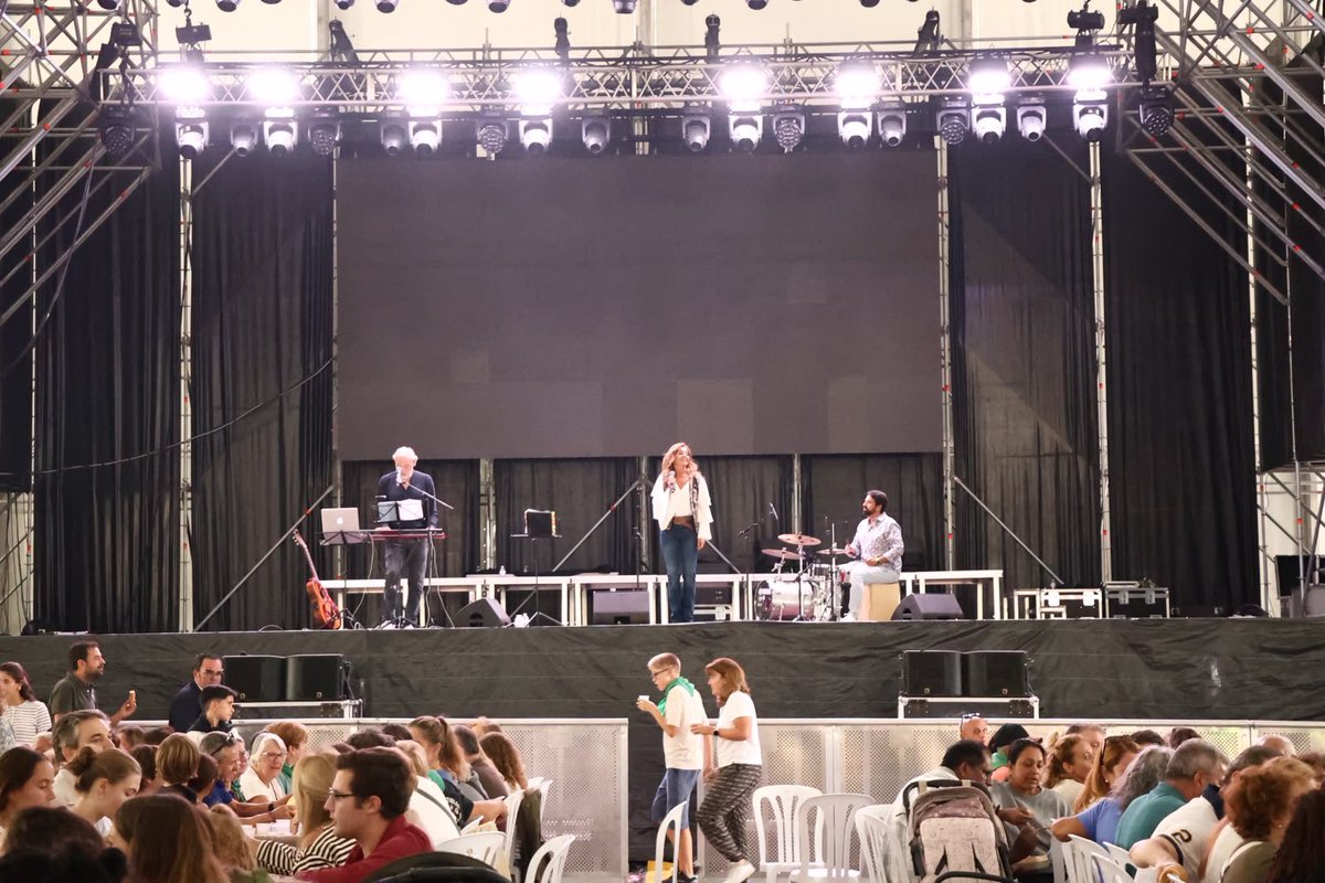 Ayto_Boadilla's tweet photo. Los vecinos de Boadilla han disfrutado de un domingo de fiestas delicioso, saboreando una exquisita caldereta popular, amenizada por Materia Prima. https://t.co/eKWU5fDIMC