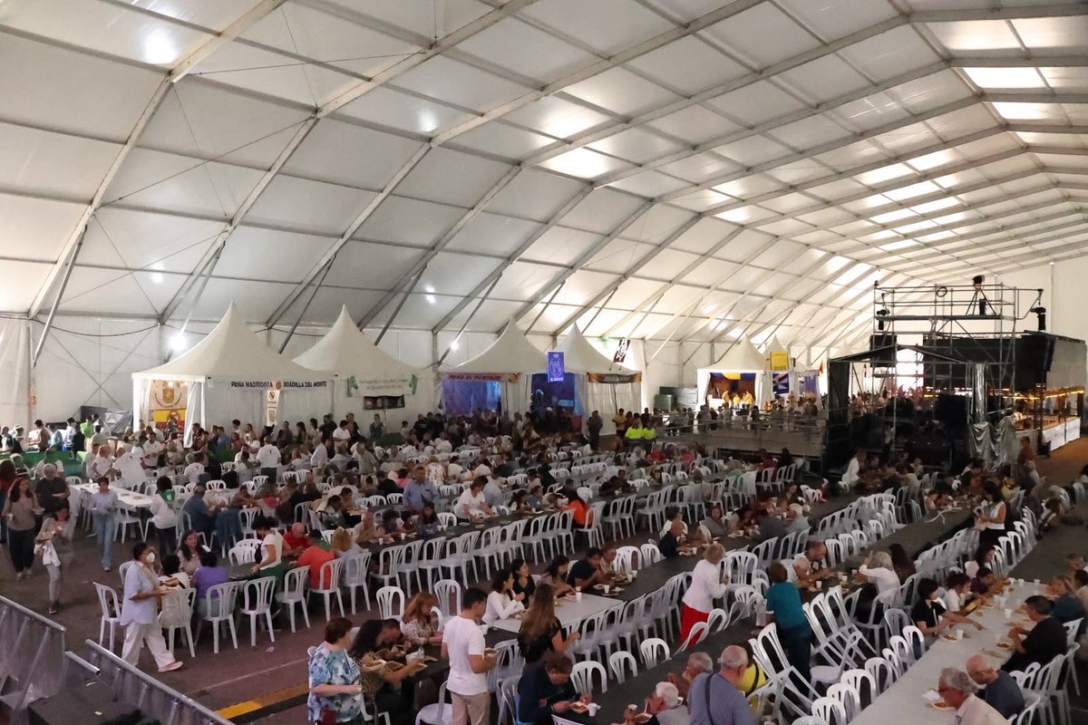 Ayto_Boadilla's tweet photo. Los vecinos de Boadilla han disfrutado de un domingo de fiestas delicioso, saboreando una exquisita caldereta popular, amenizada por Materia Prima. https://t.co/eKWU5fDIMC
