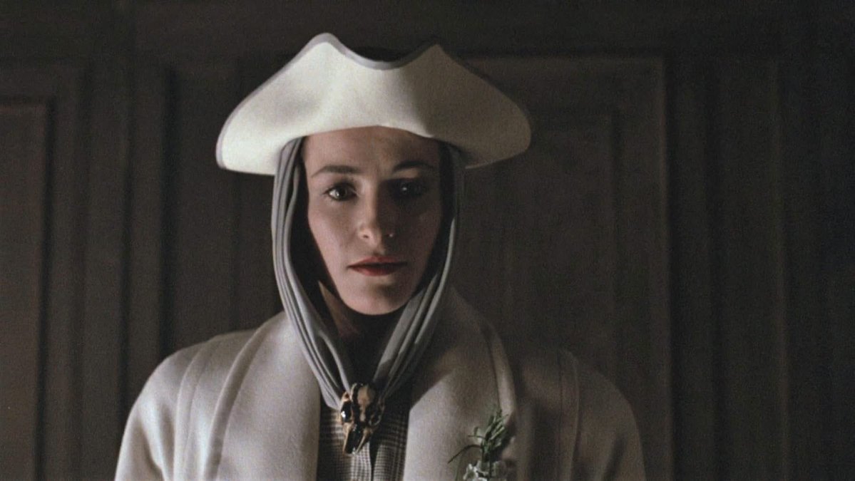 fearofyou's tweet photo. Amanda Donohoe in The Lair of the White Worm, Ken Russell (1988) https://t.co/HFn72FUQwR