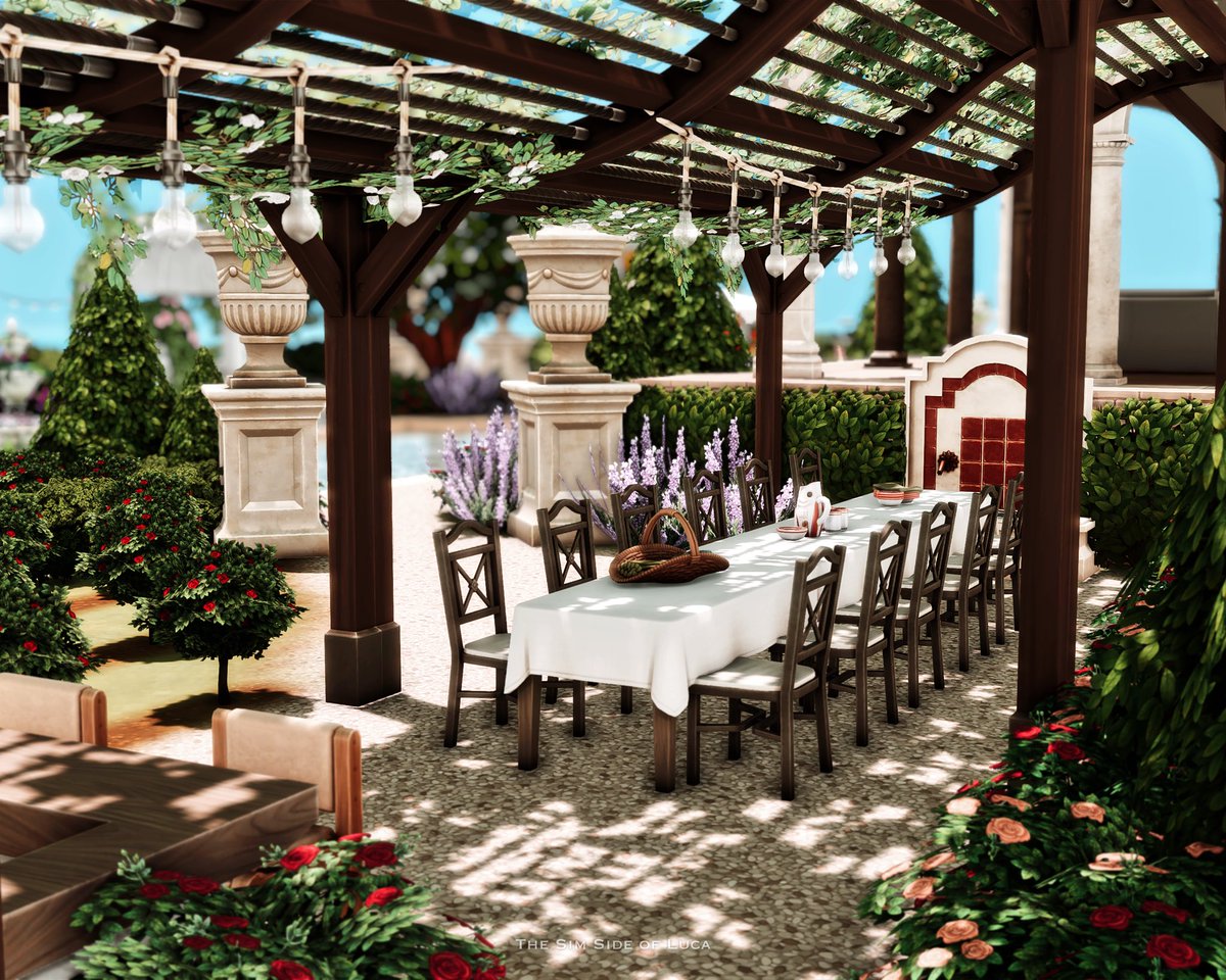 simsideofluca's tweet photo. The gardens honey, the gardens!!! https://t.co/FhnQZfaX9t
