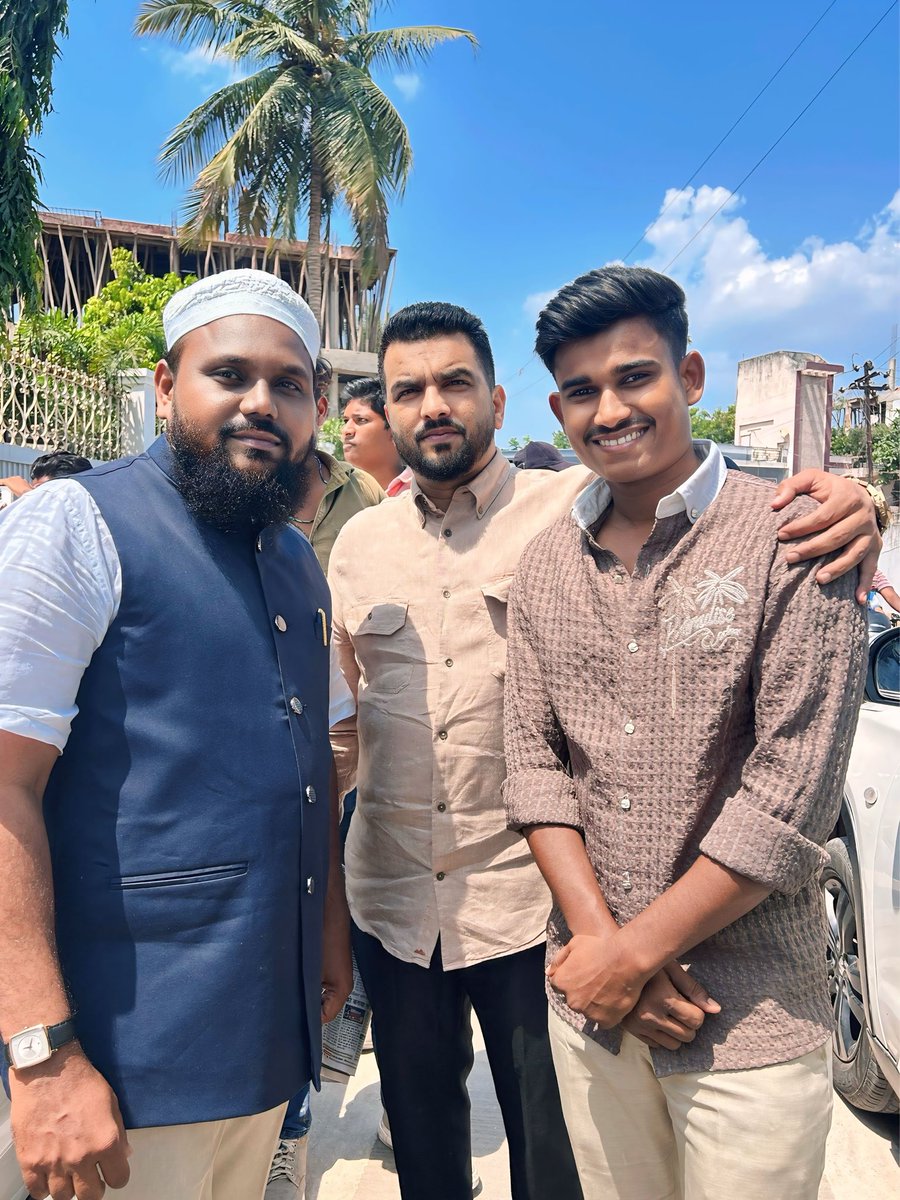Bhaijaan_92's tweet photo. औरंगाबाद के विरोधी पक्ष नेता #Aimim के,
महाराष्ट्र के महासचिव जनाब @sameer_sajid_ साहब से,

वसई–विरार ज़िला पालघर के ज़िम्मेदार,
जनाब. शाहिद शेख साहब,
और युवानेता अब्दुल्लाह खान (भाईजान)
ने मुलाक़ात की।

वसई-विरार जिला की टीम और,
संघटनात्मक कार्यों को लेकर खुलूस के साथ चर्चा हुई। https://t.co/31SaGfjgdZ