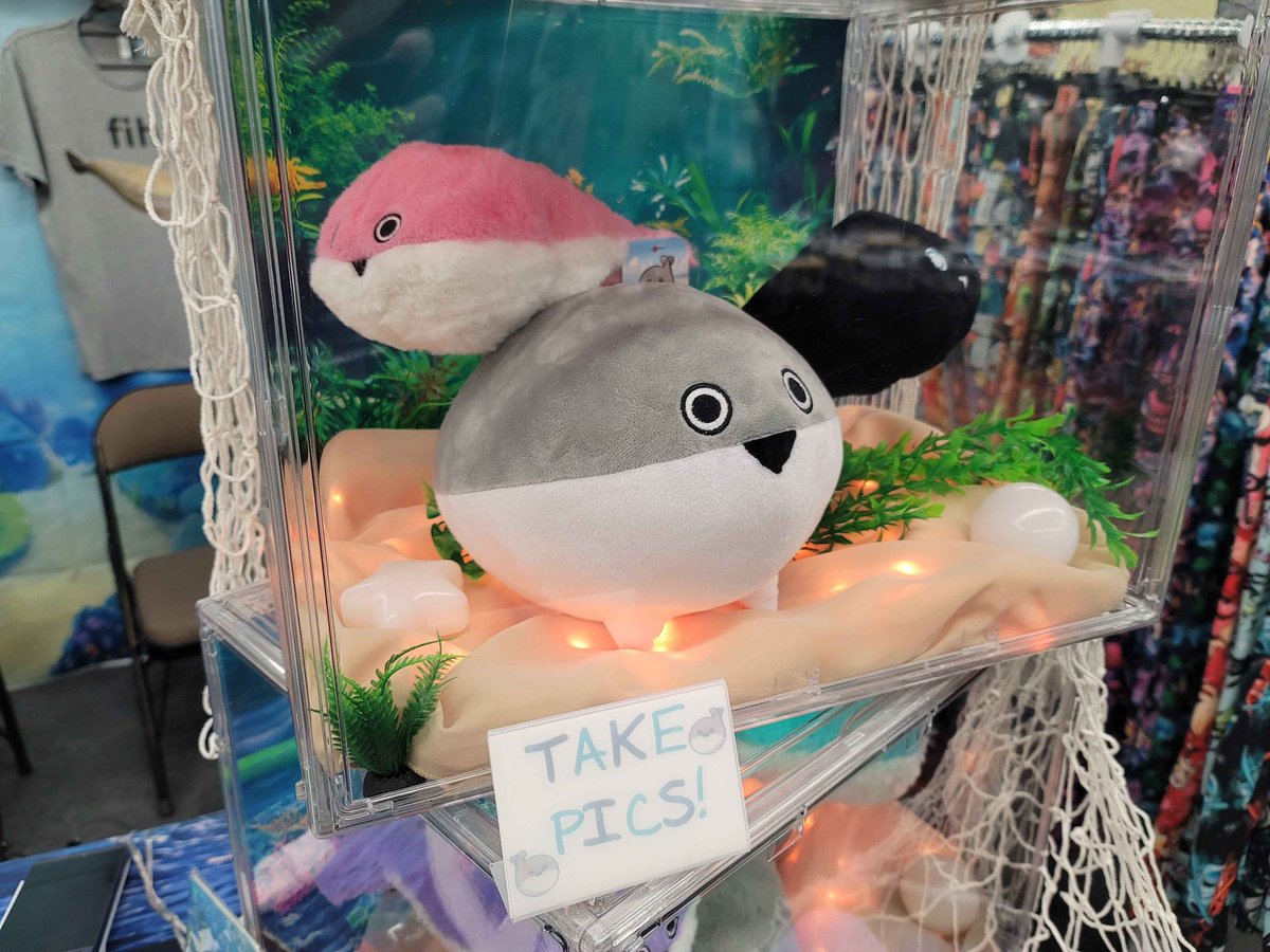 jawless_fish's tweet photo. One last day with the frembs. π
UwU Con has been such a fun weekend, and weβre not ready for it to end!
If youβre here today, come find us at Booth B108 before we pack up.
π Mesa Convention Center
β° 10 AMβ6 PM
Come find the fish.
#UwUCon #Sacabambaspis #JawlessFish https://t.co/MrwGOXOfNy