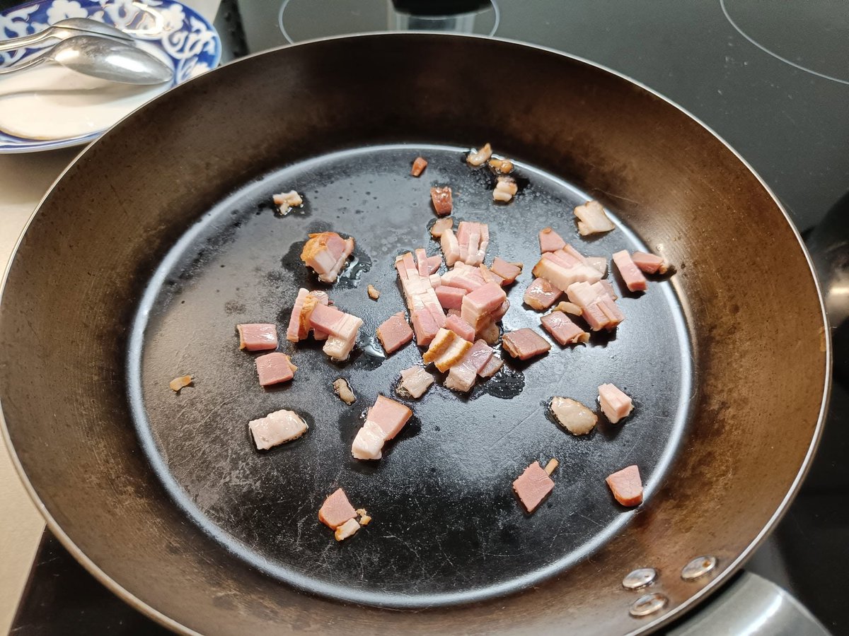 HilpoJuhana's tweet photo. Weekend food

Breakfast

Blood pancakes with melted butter and sugared lingonberries

- Potato salad
- Sauerkraut braised in white wine
- Bacon
- Tomato
1/2
#breakfast #bloodpancakes #lingonberries #bacon #sauerkraut #potatosalad #finnishcuisine #homemade #homecooking https://t.co/2mVCXt8eKX