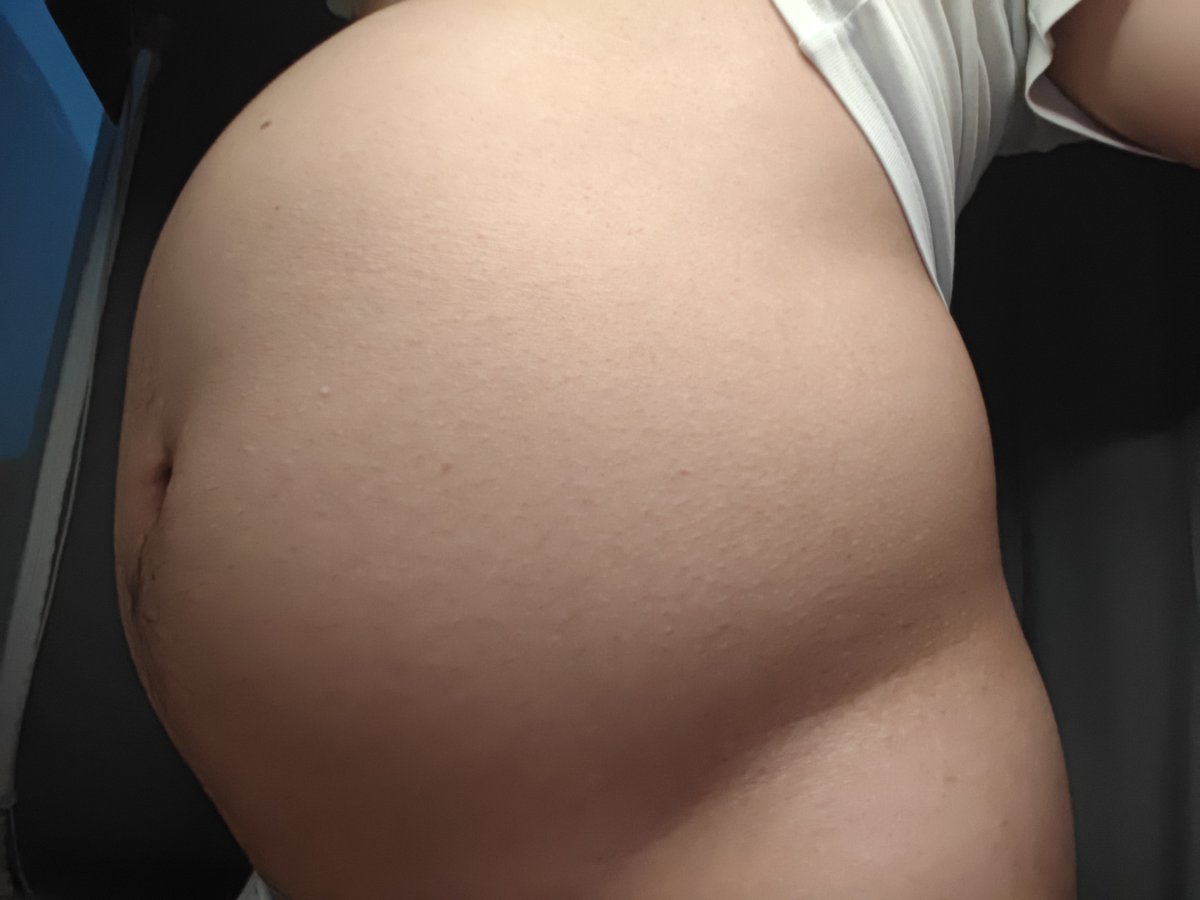 CYong89500's tweet photo. 享受充气 #belly #airinflation #inflation https://t.co/wpNmTwvoyq