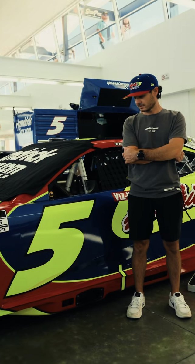 Gavin_Ottarski's tweet photo. Pulling for this guy to take it all today … The No. 5 is much more than a number, Rowdy’s legacy continues to be carried stronger than ever 🏁❤️💛💙🏁 #ForeverRowdy 

GO @KyleLarsonRacin 5️⃣🏁 https://t.co/egtZkPKYgZ