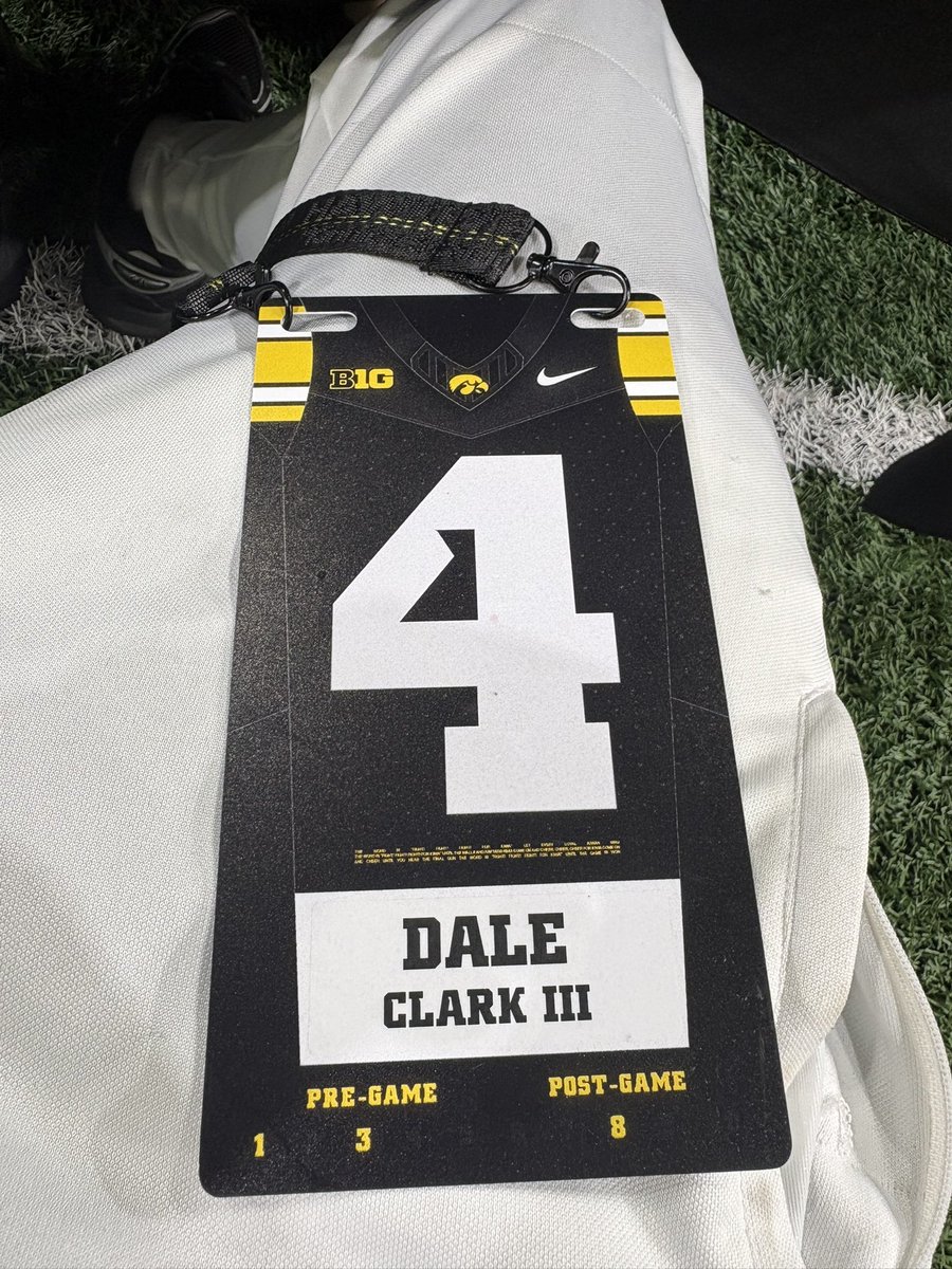 daleclark211011's tweet photo. Had a great time yesterday at @HawkeyeFootball 
@CoachMalone816 @JonesgGreg @coachBKSmith @RayPecFB https://t.co/oNSt4k3mfy