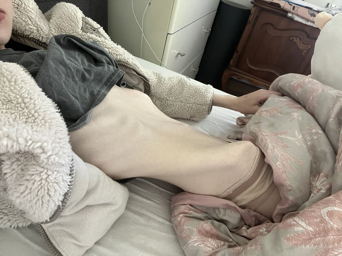 oxphy4am's tweet photo. bcs #bodycheck whatever i need reassurance what bmi do i give off https://t.co/IdBCgtu6ZD