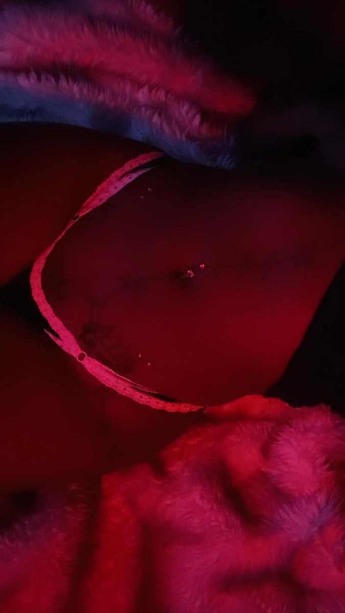 v4mpjaez's tweet photo. goth girl tummy 🖤

full post: https://t.co/EKkAwka6B5 https://t.co/Oz1LHHlP2Z