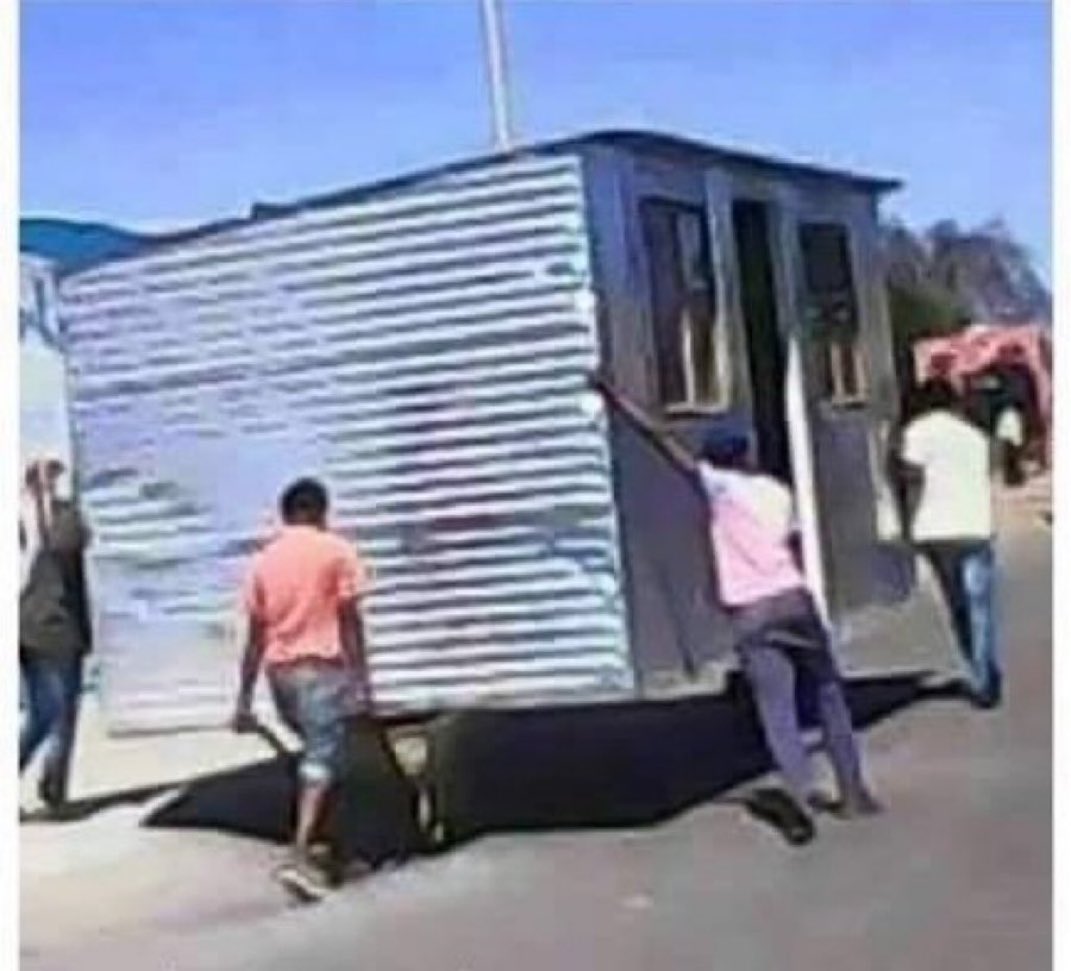 CaptainKalvmx1's tweet photo. MTN: “Bring your proof of residence” 
South Africans : https://t.co/Q1uYaCus9E