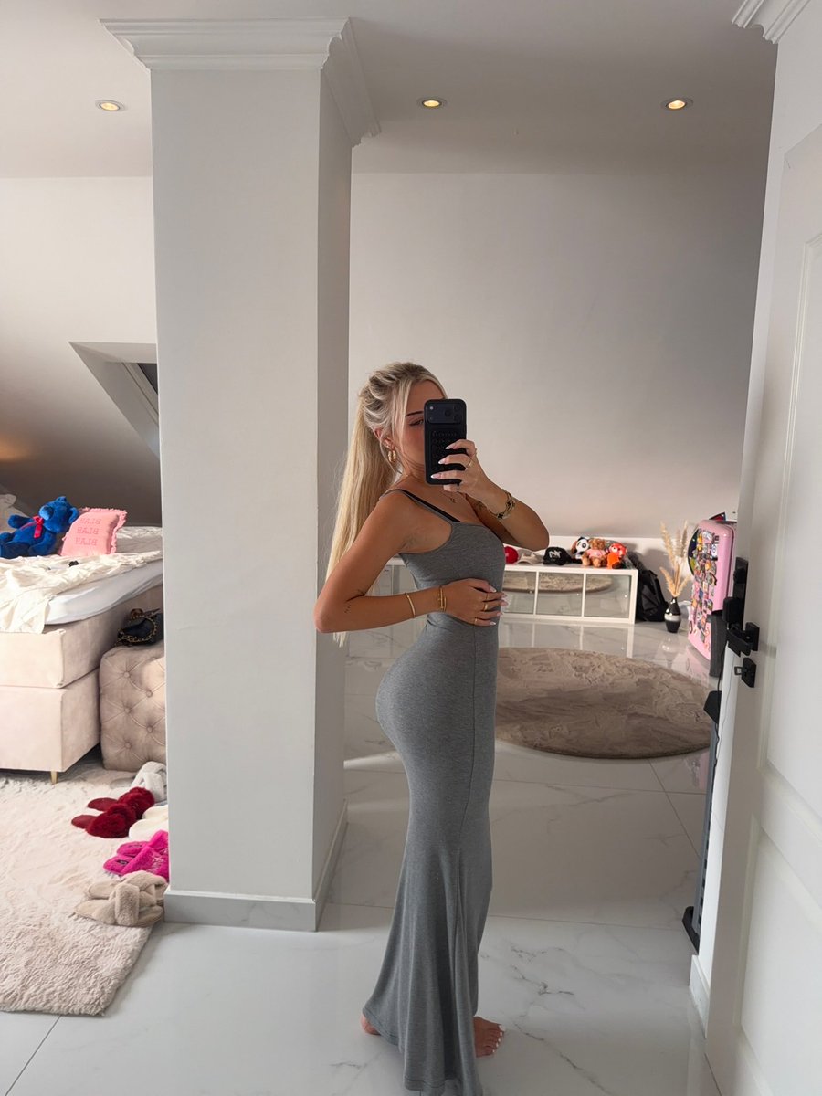 germansamantra's tweet photo. Fat ass skinny waist big boobs https://t.co/mXWADtXtW9