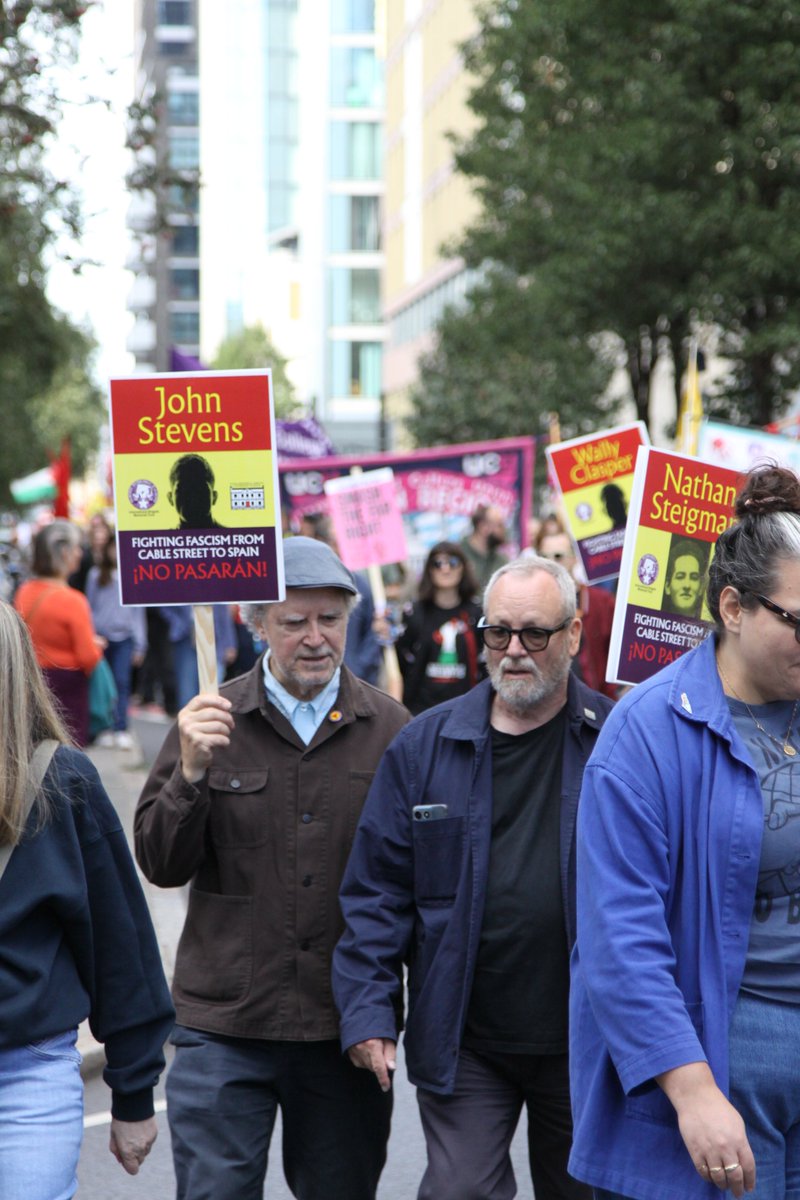 IBMT_SCW's tweet photo. Some images from #CableStreet90 of the people representing the IBMT and its 'immortal regiment' https://t.co/UhiqBs8SHd