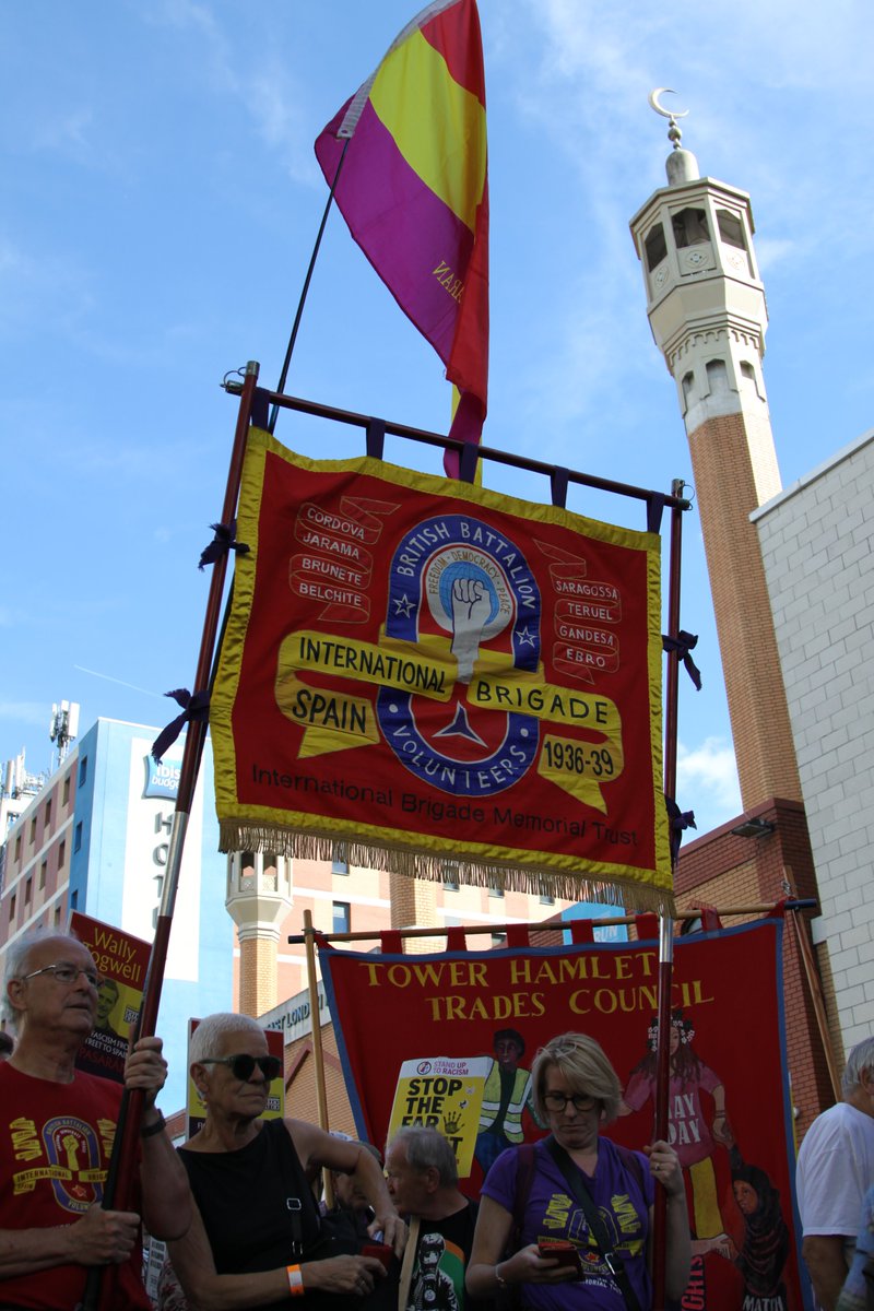 IBMT_SCW's tweet photo. Some images from #CableStreet90 of the people representing the IBMT and its 'immortal regiment' https://t.co/UhiqBs8SHd