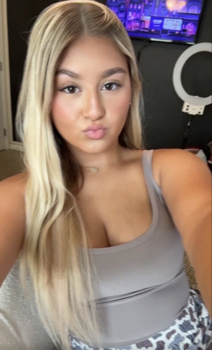 enjoyer363's tweet photo. Irl submission Olivia - @Idkaavf https://t.co/erEeZMIMxb