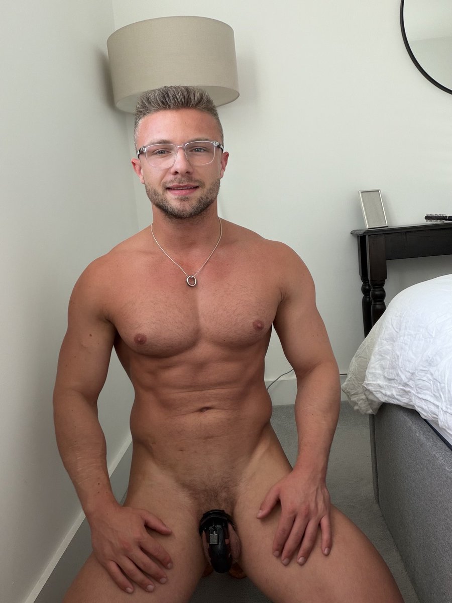 Jordanjames97uk's tweet photo. Just a good boy! 🔒😇 https://t.co/cuMKCyRygA