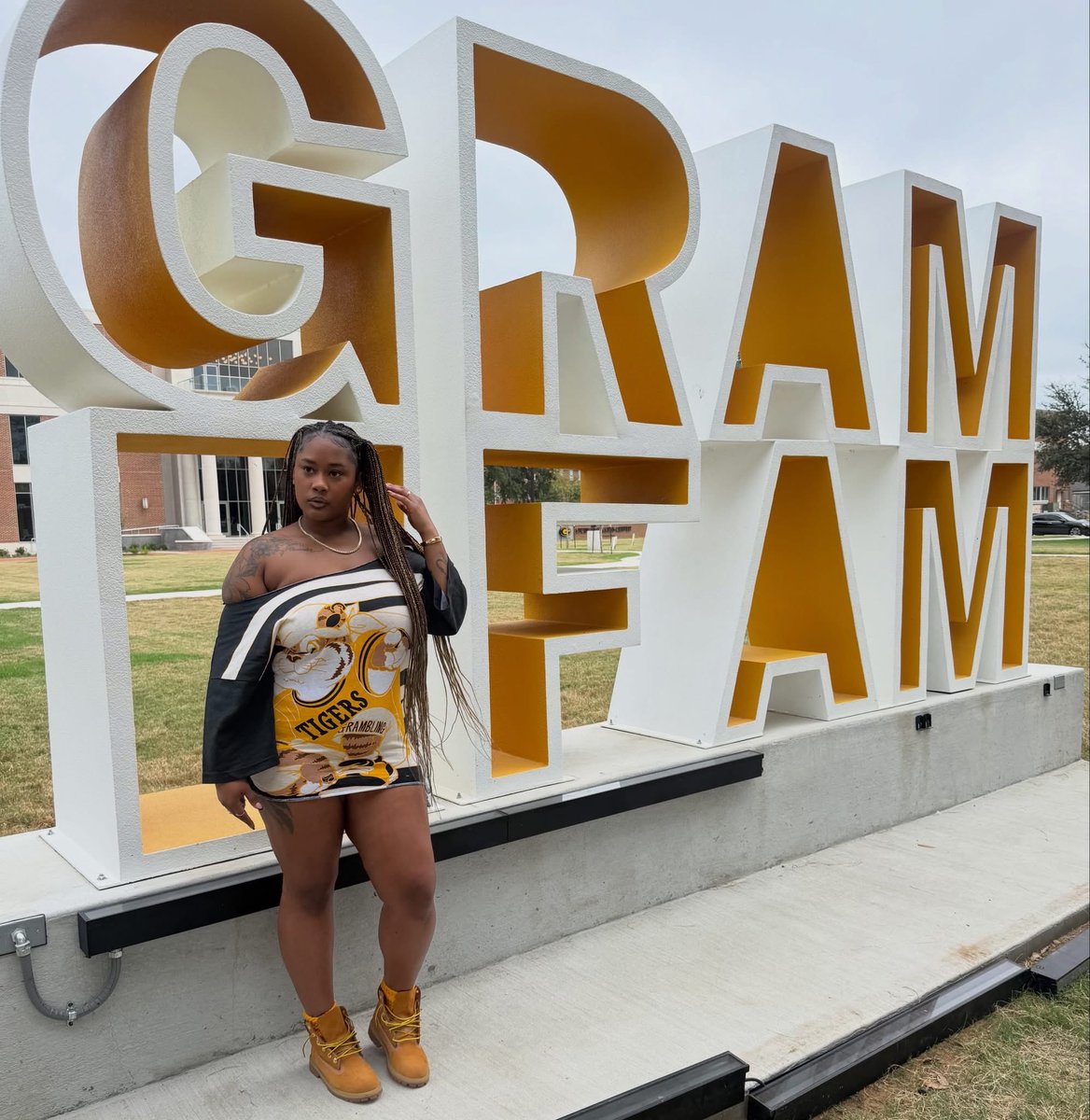 lexbex__'s tweet photo. forever GramFam. forever that girl. 🐅
freshman year being 10 years ago is crazy. happy to be home. 🥹
fall ‘19 & ‘24 grad.
Dress: @kelsdabrat x @kustomzbykelz
#gramfam #gramblinghomecoming #gramblingstateuniversity https://t.co/05PDizI9lS