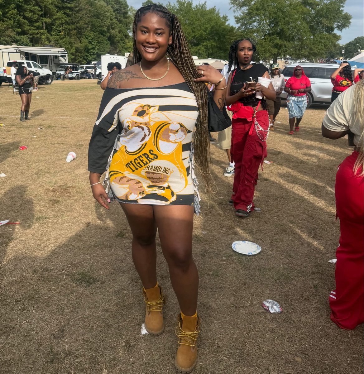 lexbex__'s tweet photo. forever GramFam. forever that girl. 🐅
freshman year being 10 years ago is crazy. happy to be home. 🥹
fall ‘19 & ‘24 grad.
Dress: @kelsdabrat x @kustomzbykelz
#gramfam #gramblinghomecoming #gramblingstateuniversity https://t.co/05PDizI9lS