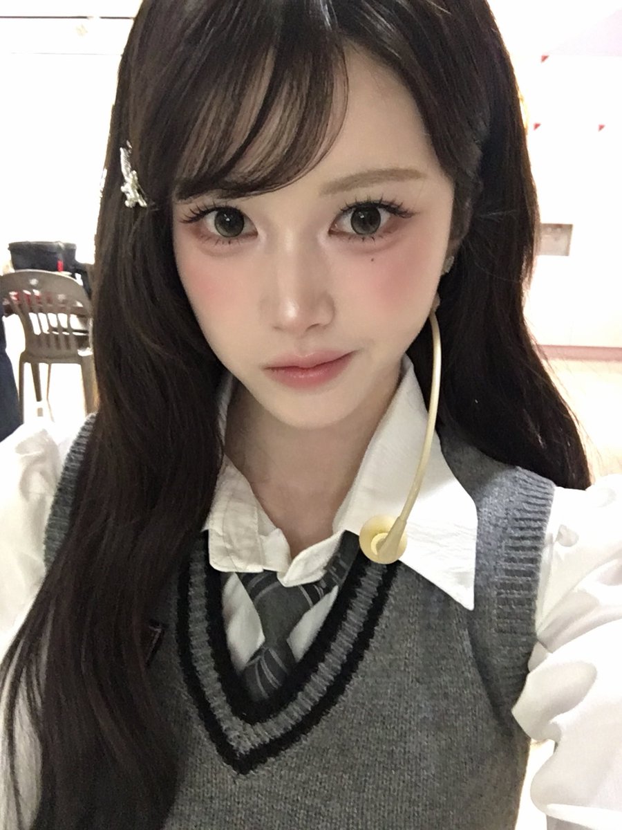 2oumh's tweet photo. 제복 https://t.co/liX3g5ft8Q