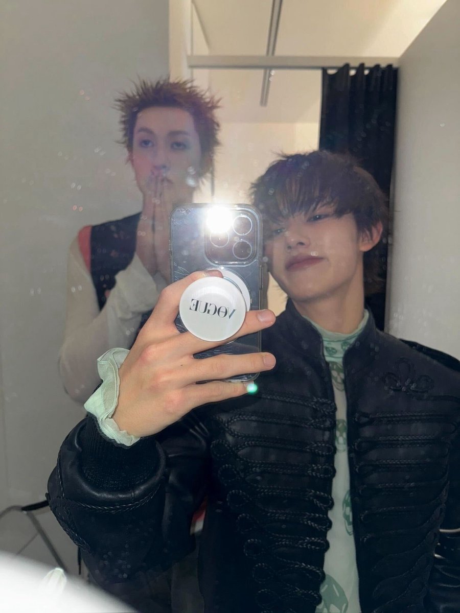 eomlovem's tweet photo. 엄마 사랑해요♡
우리 엄마도 사랑해요♡ https://t.co/y8H4p4K3iT