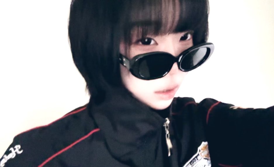 lzxil99's tweet photo. #wlw 😎🤓 https://t.co/RLWub0IUSa