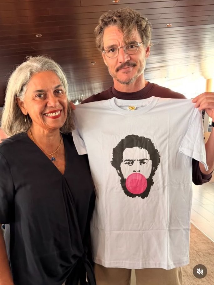 SiteJamesons's tweet photo. FANTÁSTICO! O ator latino Pedro Pascal, que interpreta o Sr. Fantástico do Quarteto Fantástico, o herói mais inteligente do Universo Marvel, também é Lula ❤️