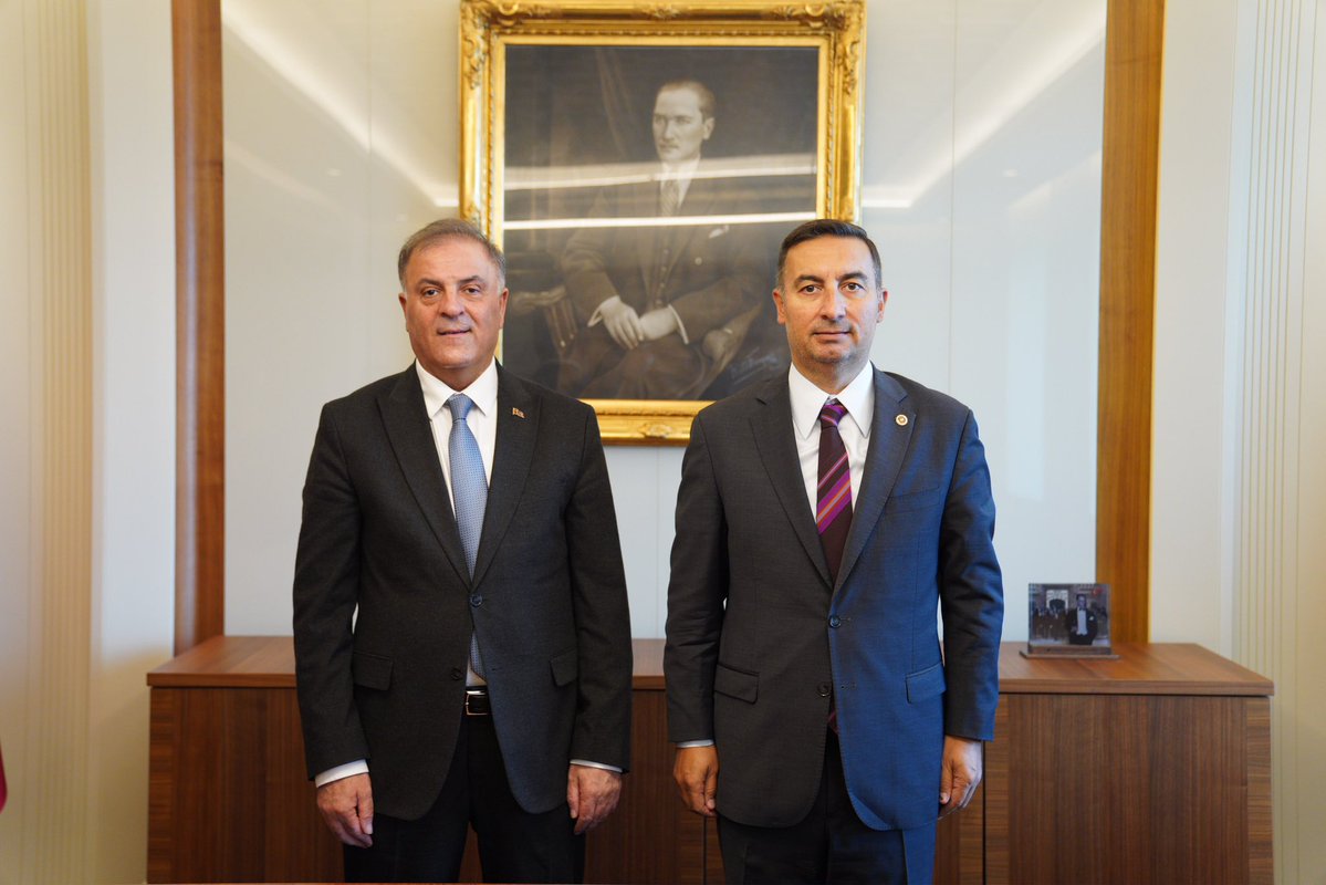 Akburak's tweet photo. İstanbul Büyükşehir Belediye Başkan Vekili Sayın Nuri Aslan’la bir araya geldik.

İstanbulluların https://t.co/YgM3mp4sq8 üzerinden ilettiği talepleri ve çözüm bekleyen sorunları konuştuk. Yakında hizmete girecek metro istasyonlarıyla ilgili de kendisinden bilgi aldım.

Sayın Aslan, vatandaşlarımızdan gelecek her konuyu kendisine iletebileceğimi, çözüm için birlikte çalışmaktan memnuniyet duyacağını ifade etti.

Misafirperverliği, samimiyeti ve İstanbullulara gösterdiği ilgi için kendisine teşekkür ederim.

#istanbul #Yarınabırakmayalım #Akburakcozer
